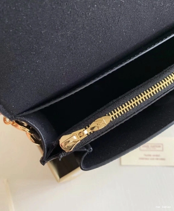 Cheap VUITTON CHAIN VAVIN LOUIS WALLET 0819